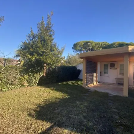 Lovely With Garden For Six Διαμέρισμα Μπιμπιόνε