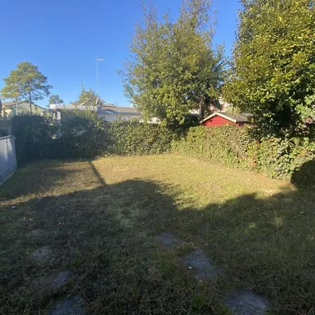 Lovely With Garden For Six Μπιμπιόνε